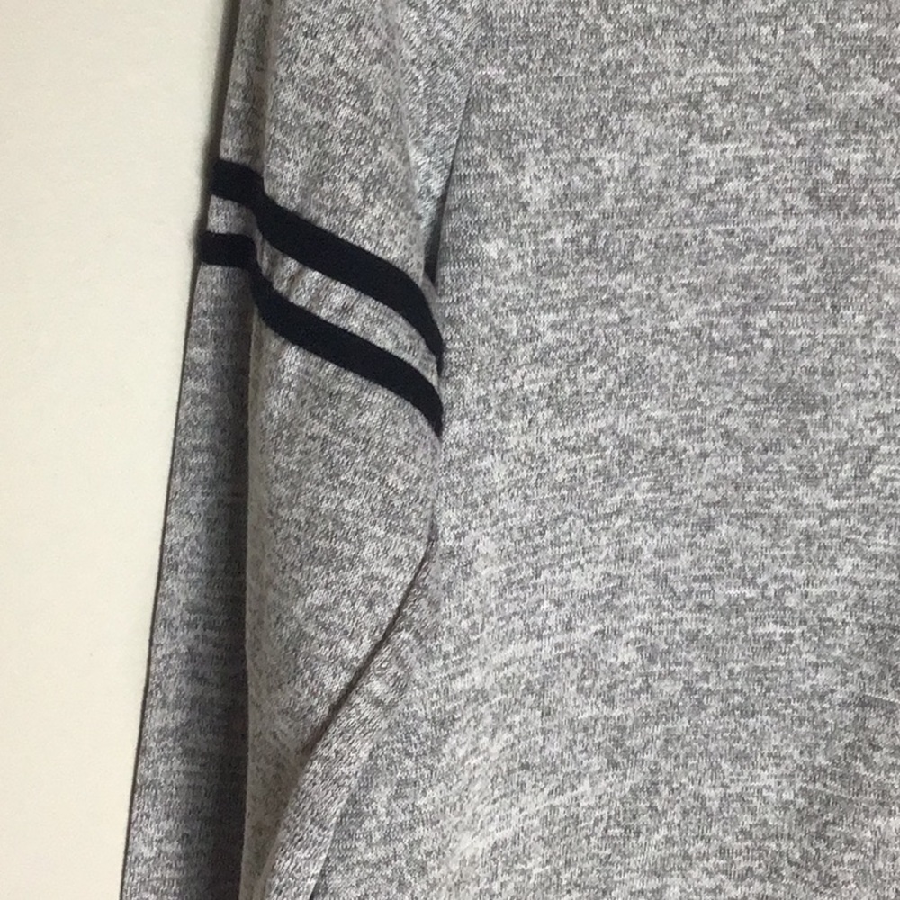 Atticute > Gray Hooded Sweatshirt Small - Picture 4 of 7